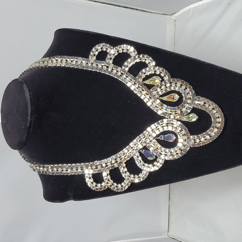 Bijou Drive special deal silver rhinestone bib necklace